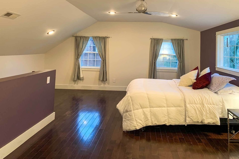 Nashville Home w/ Deck ~ 5 Mi to Broadway/downtown view 2