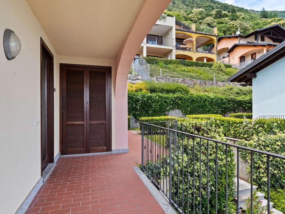 Residential Complex With Panoramic Views and Pool photo 4