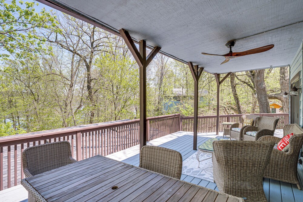 Charming Cottage: Steps to Lake Wandawega!