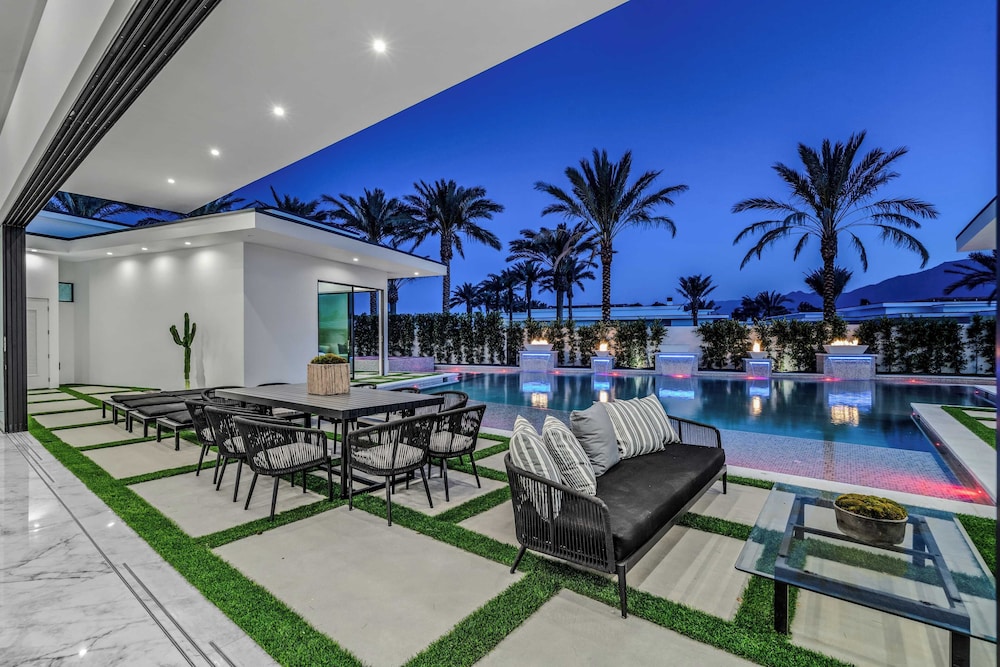 Sleeps 54 3 Luxury Villas w/ Pool + Spa, Pickleball Bravo by Avantstay