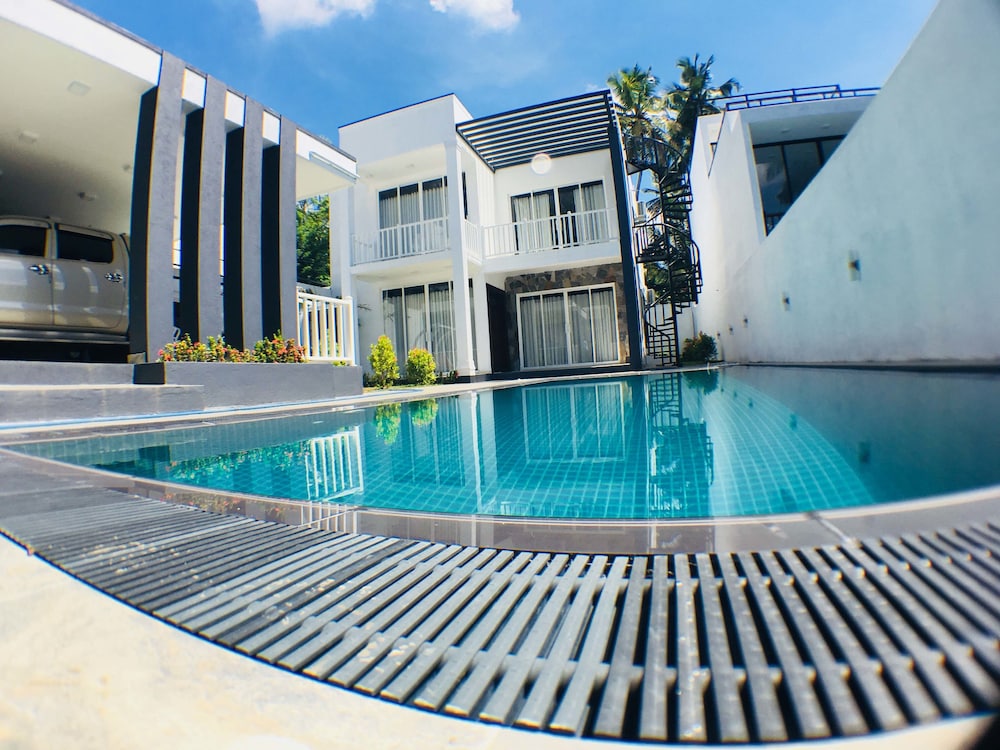 Royal Mansion Luxury Villa