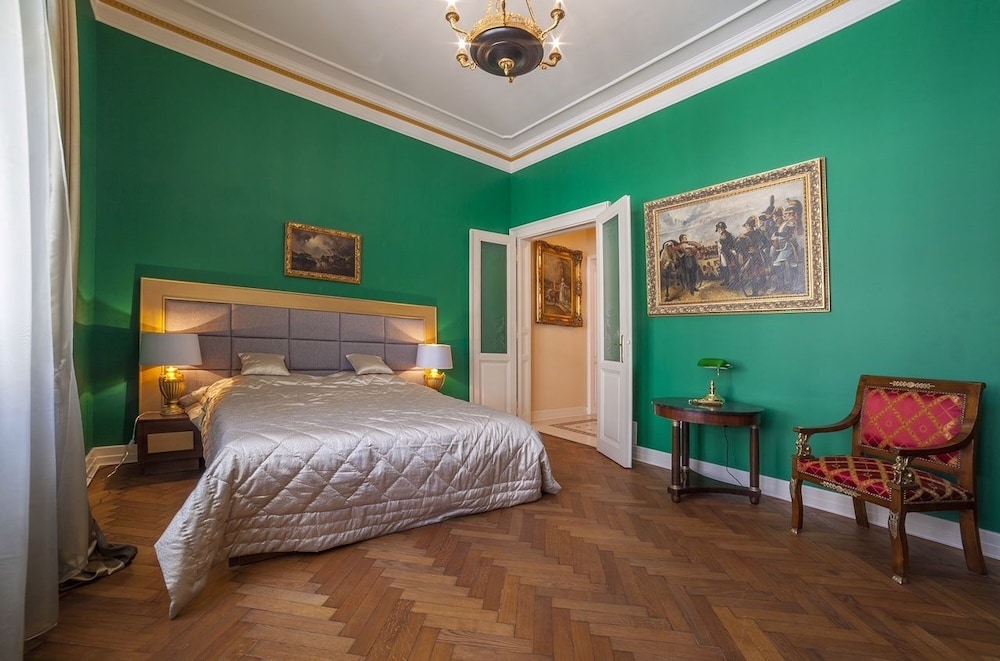 Filip Palace Luxurious Apartment view 4
