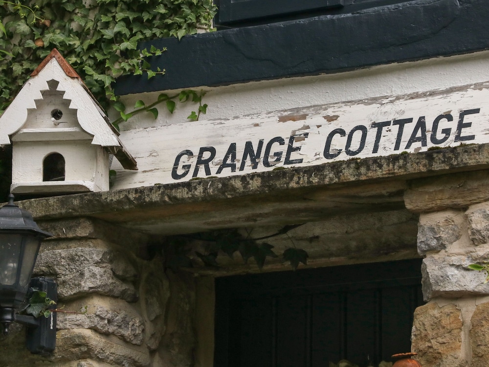 Hope Valley Vacations - Grange Cottage - Property Image 11