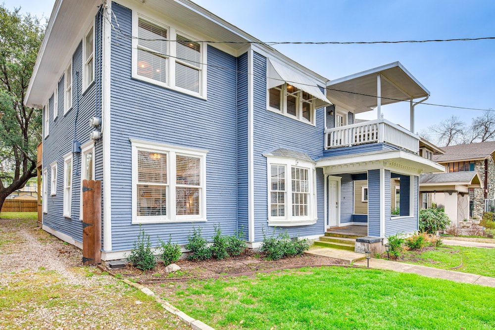 Dallas Getaway w/ Deck - Near Fair Park! view 3