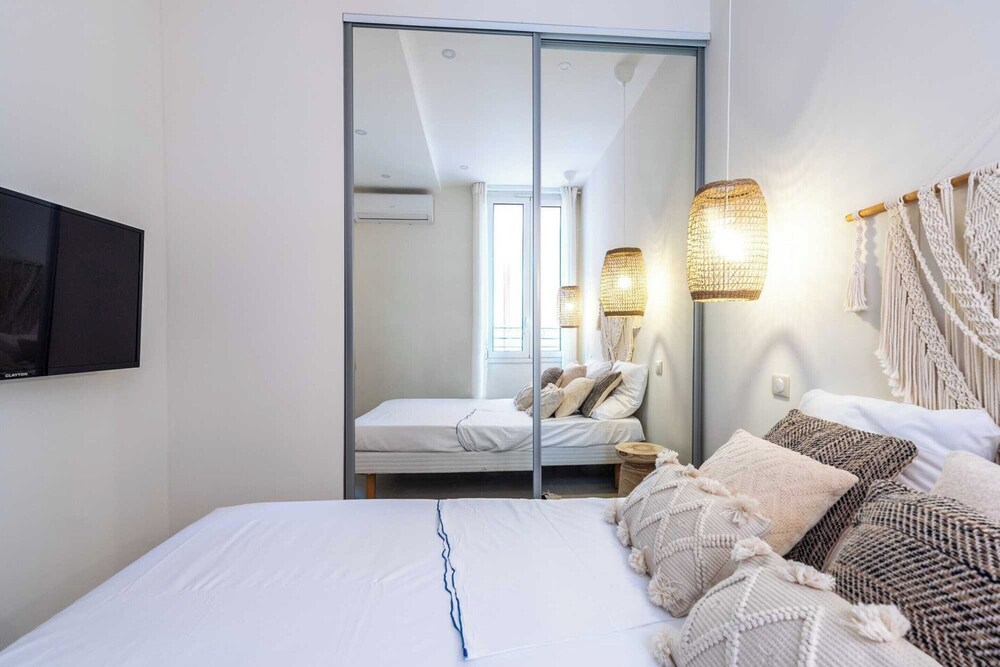 Modern Apartment -1bdr/4p - 300m From the Beach