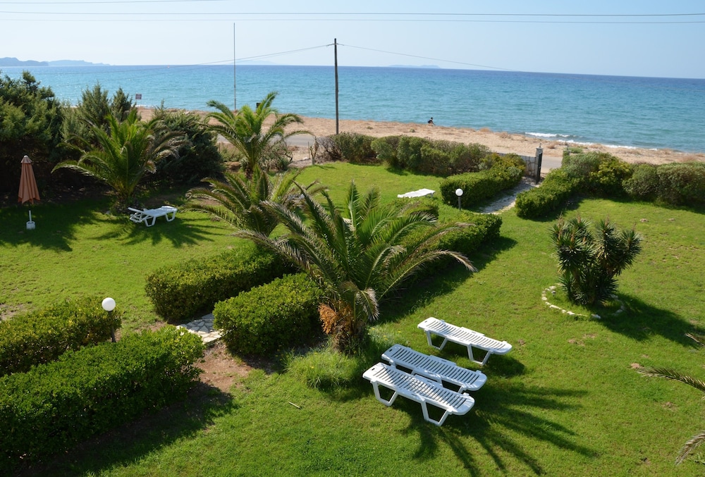 Elli Beach Apartments and Studios