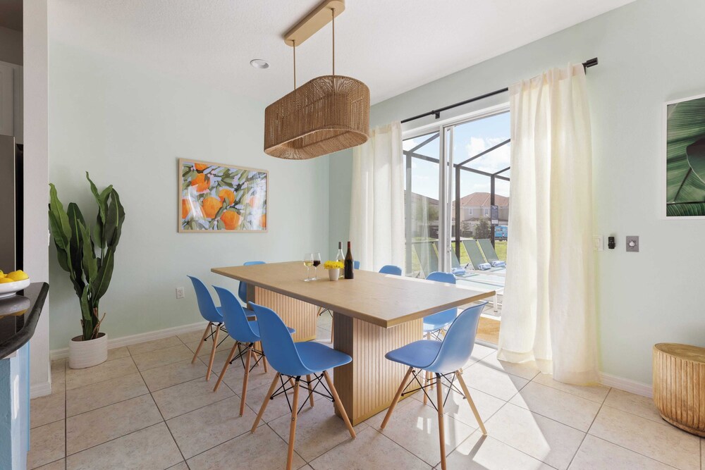 Sleeps 18! Solterra Resort, Pool, Gameroom, Themed Bdrs Broad Oak by Avantstay