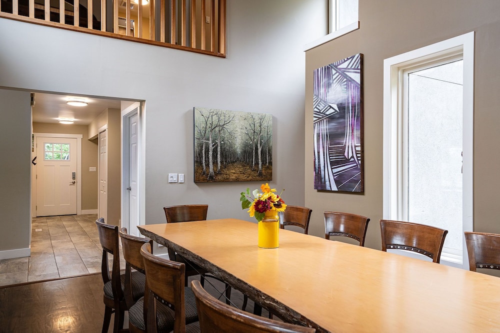 Revelstoke Lakehouse by Revelstoke Vacations