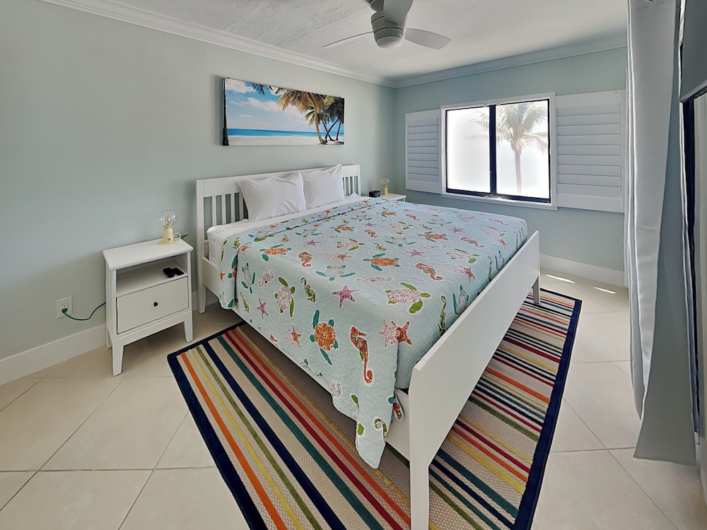 Seaside 2 by Distinctive Beach Rentals