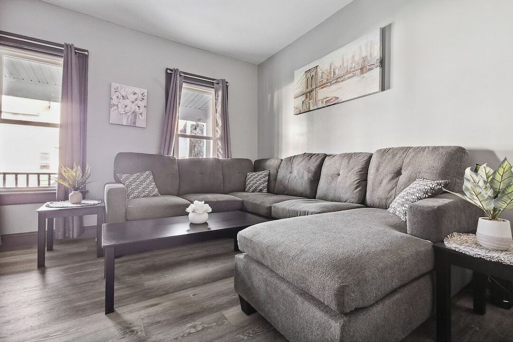 6Br Vacation Spot-Minutes To Niagara Falls Usa