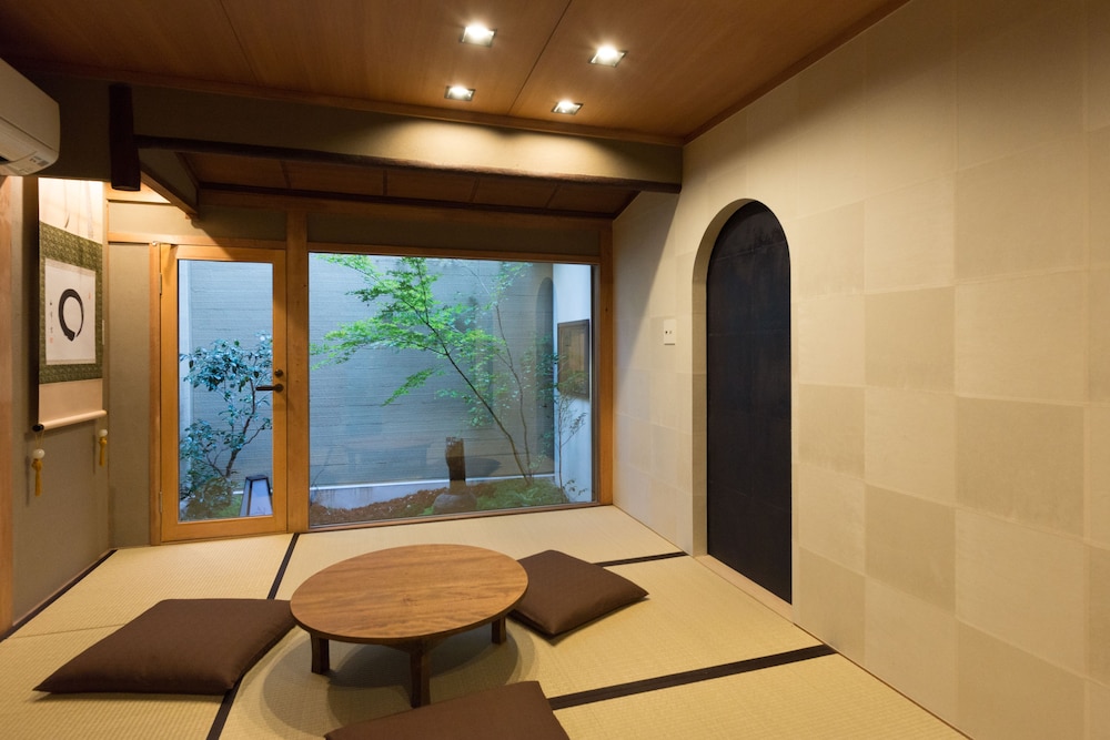 'Kakishibu-an' Machiya Holiday House