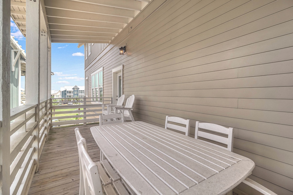 Beach Bungalow TC 2305