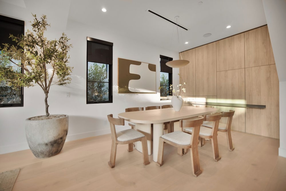 Kraft Villa - Luxury Living Redefined w/ Pool