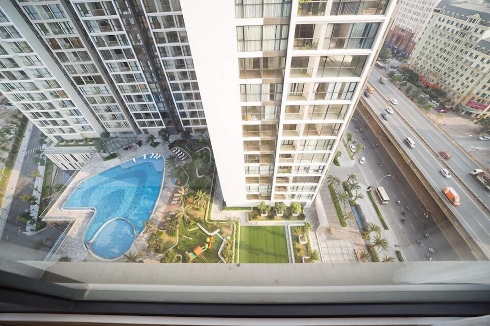 Bom Homes - Vinhomes Skylake Serviced Apartment