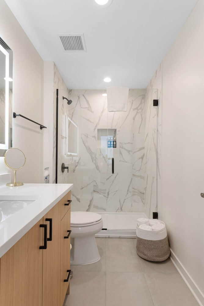 Fulton Group Stay 2 Apartments Skyline Views