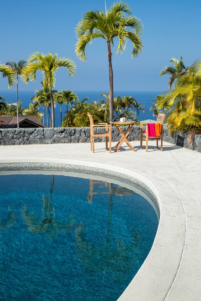 Gated Keauhou Residences w Ocean Views Pool