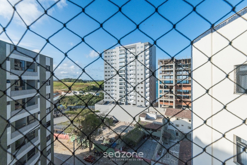 Comfort and Sophistication Just Steps From Praia do Morro - DBH