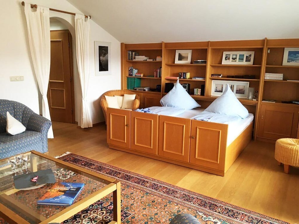 Marie-Anne view 3