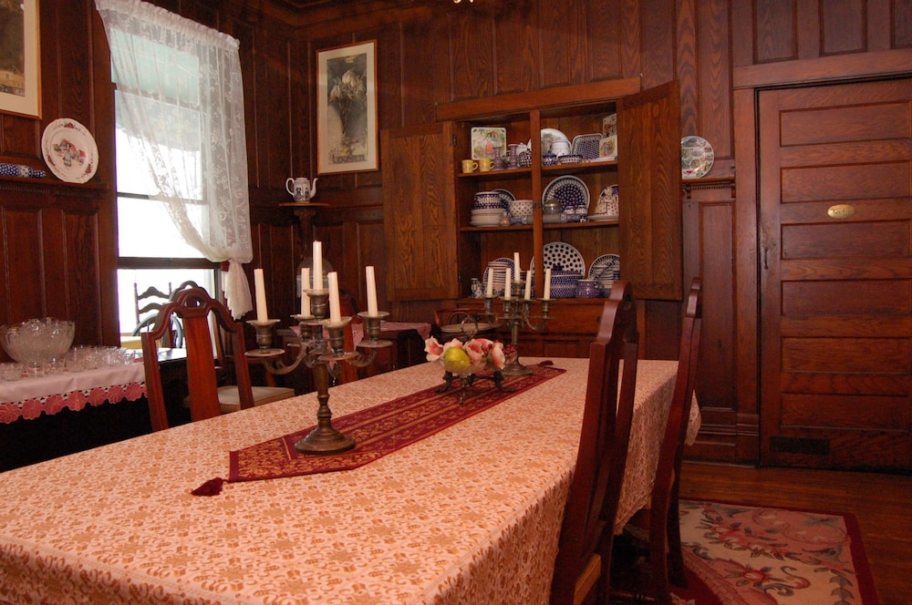 Mountain Laurel Inn