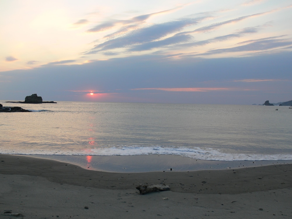 Marsella Beachfront B&B
