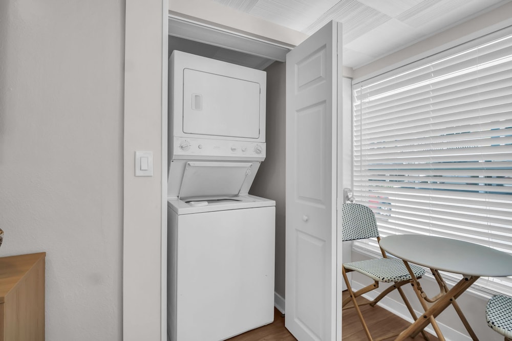 New Sweet Beach Nook Hot Tub Ocean Vibes