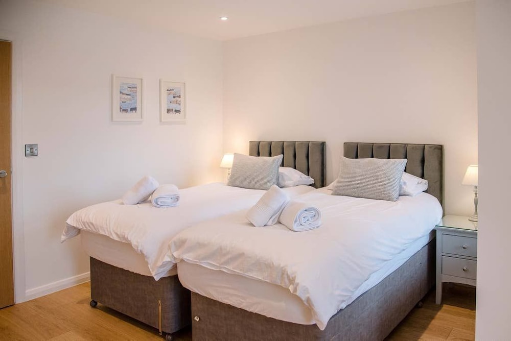 8 Deben Wharf, Woodbridge view 2