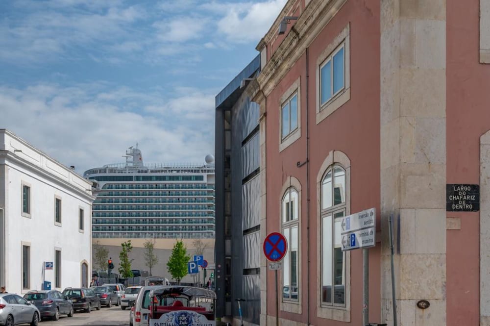 Castle Fado River Alfama Flat