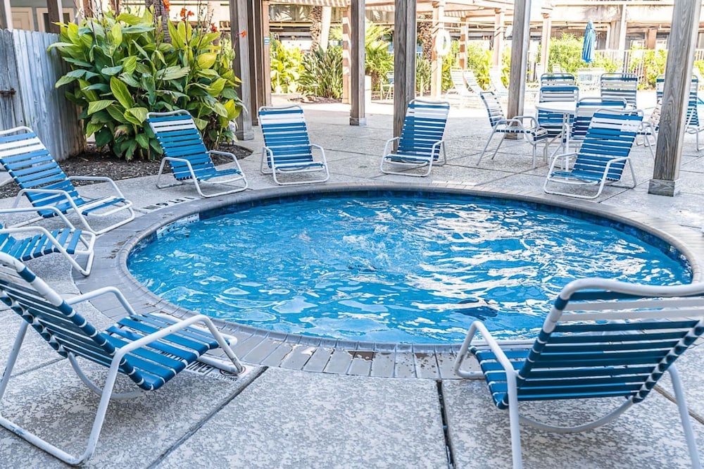 Great Views Heated Pools Hot Tubs Easy Beach Access