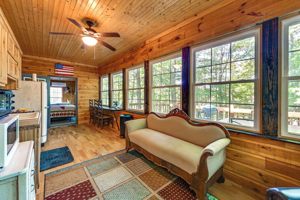 3 Mi to Dale Hollow Lake: Wooded Retreat w/ Decks!