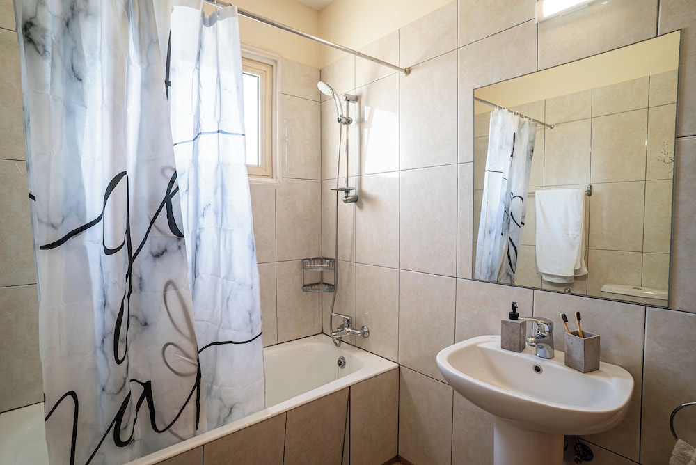 Sunrise 2 Bedroom Paralimni - Newly Furnished