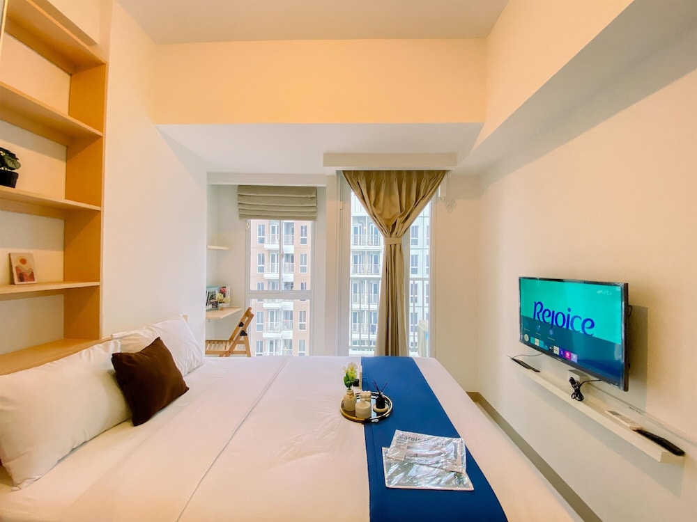 Minimalist Cozy Studio Apartment Tokyo Riverside Pik 2