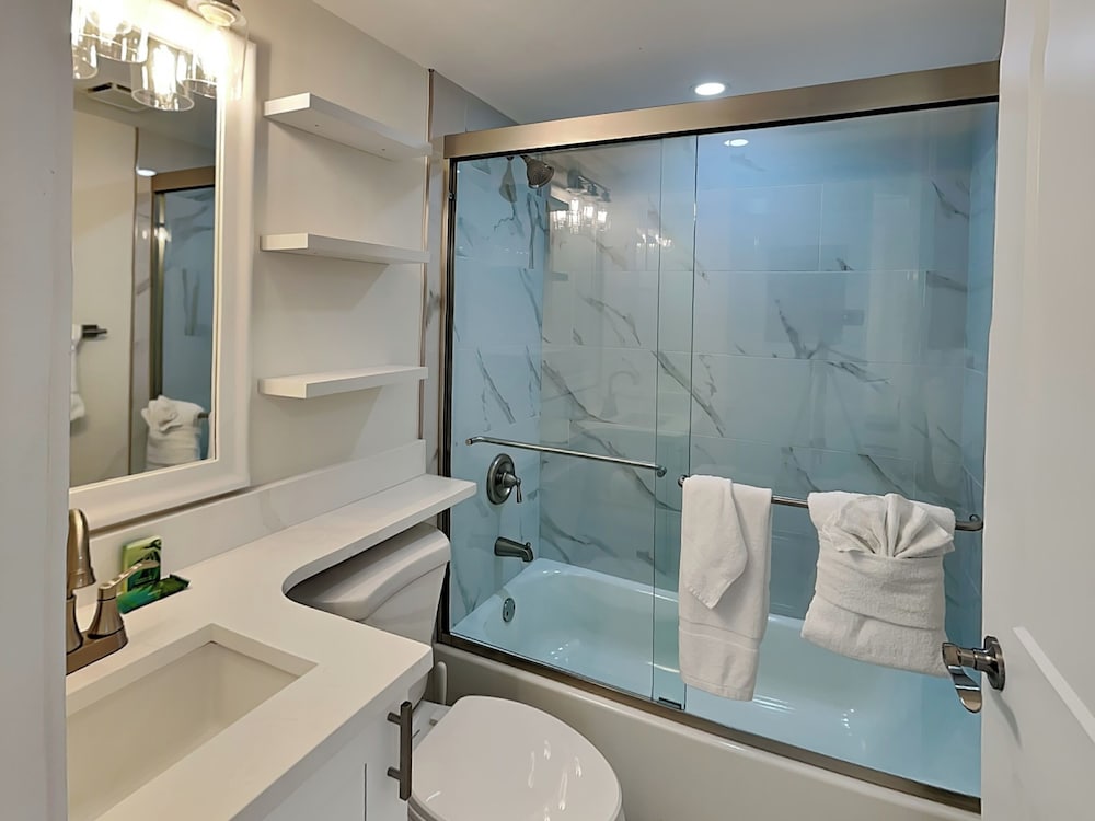 Seaside 2 by Distinctive Beach Rentals