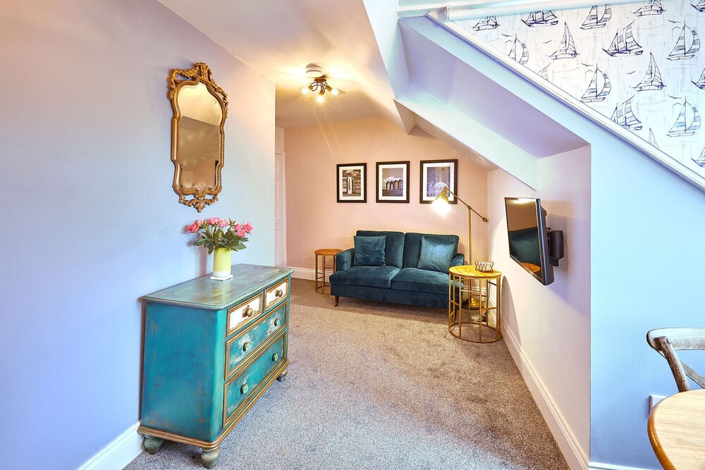 Host Stay North Parade Apartment view 3