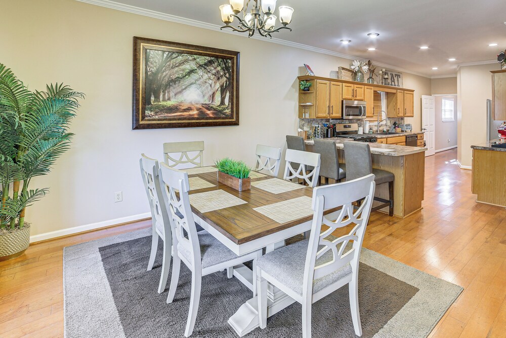 2 Mi to Branson Landing: Quiet Home w/ Lake View