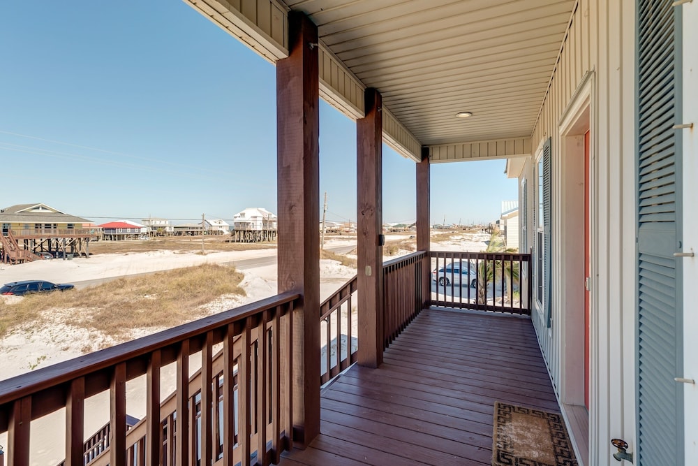 Sonny Side - Enjoy The Private And Personal Lot Space For More Family Beach Time. Unobstructed Views Of Water And Sky! 4 Bedroom Home by RedAwning