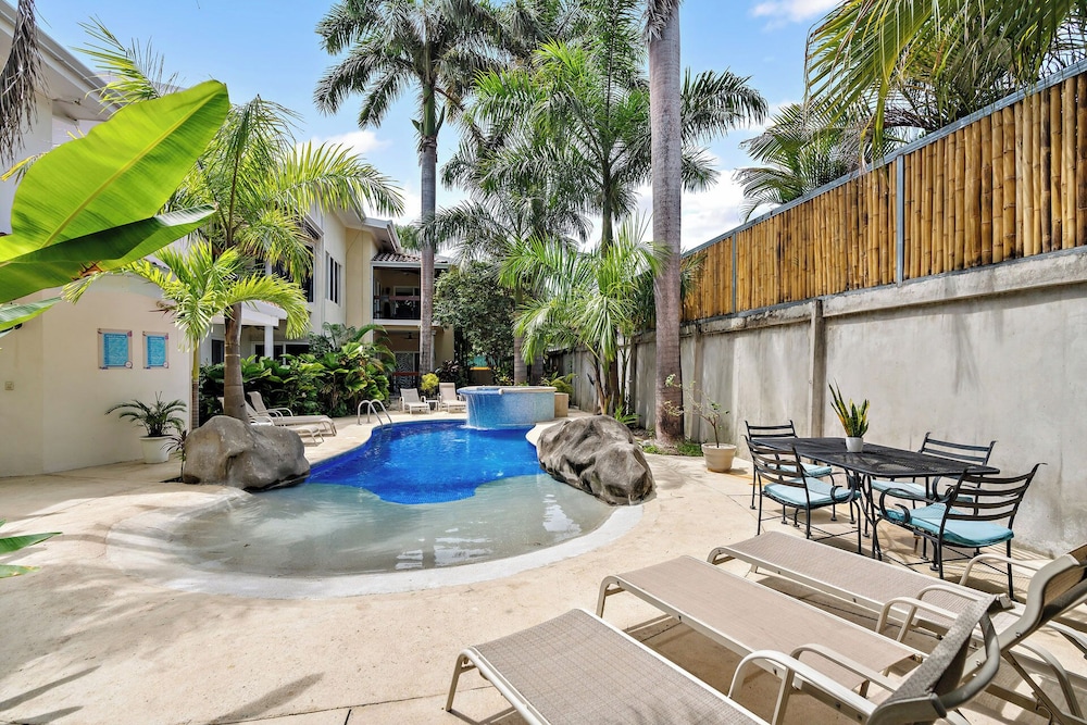1-BD Near Beach, Great for Digital Nomads