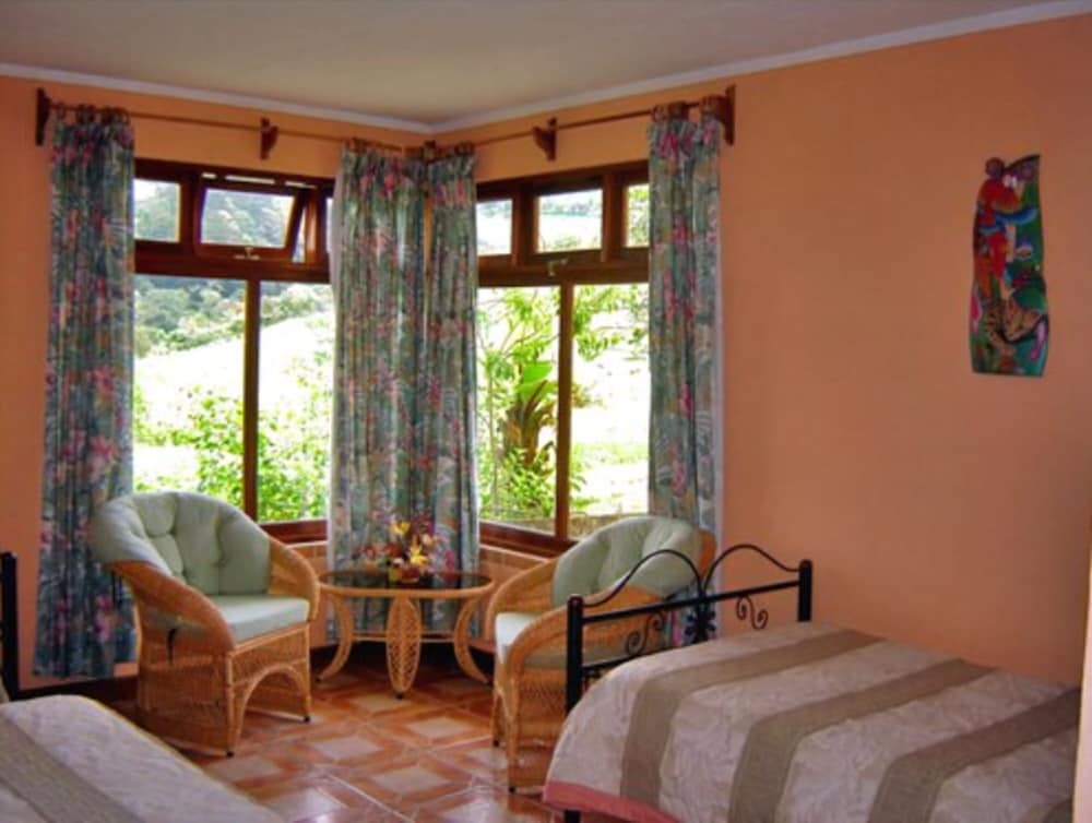 Guayabo Lodge