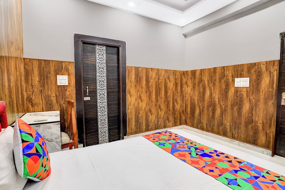 Fabhotel Varn Residency