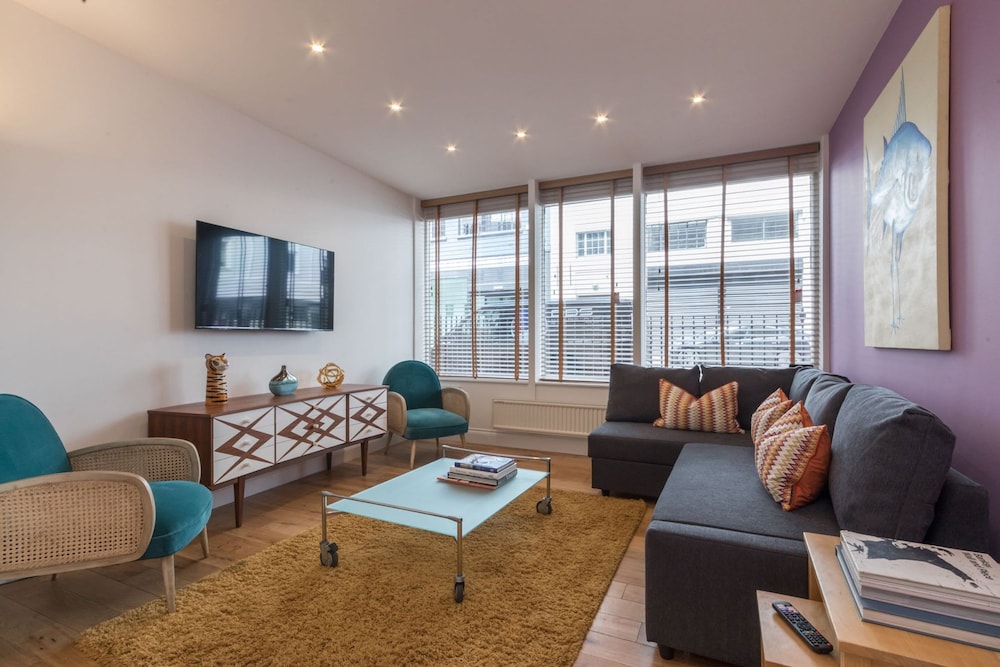 Home For All - Fitzrovia - by Frankie Says