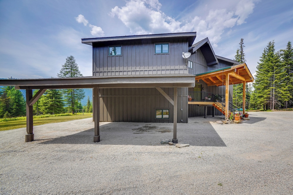 7 Mi to Boat Launch: Luxe Montana Family Home