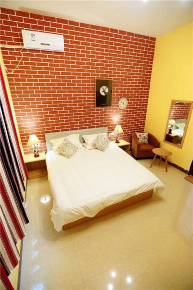 Weizhou Island Shengxiaguangnian Inn
