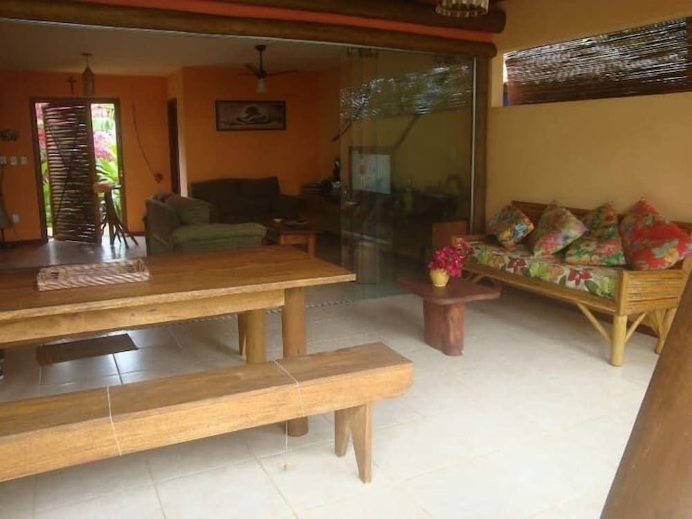 Casa de Temporada Felicidade, 38 Hóspedes, 2 Piscinas, 9 Suítes e 2 Churrasqueiras em Itacaré Bahia