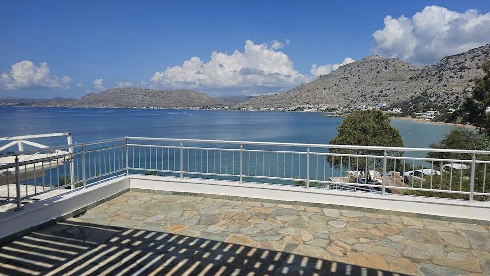 Arte Suites Pefki