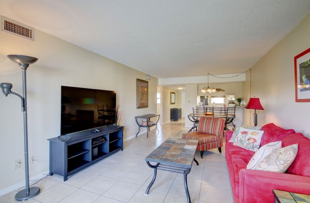 516 El Matador 2 Bedroom Condo