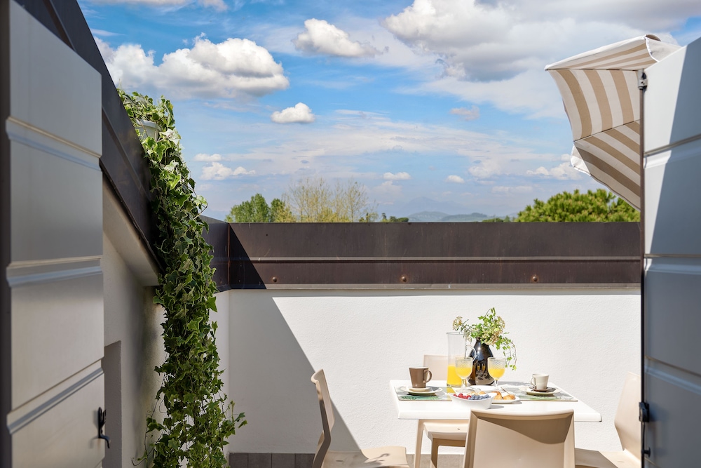 Vialeromadodici Rooms & Apartments