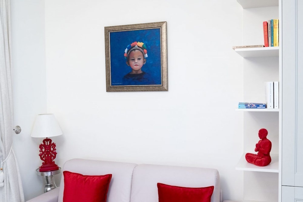 Faces Art Suites