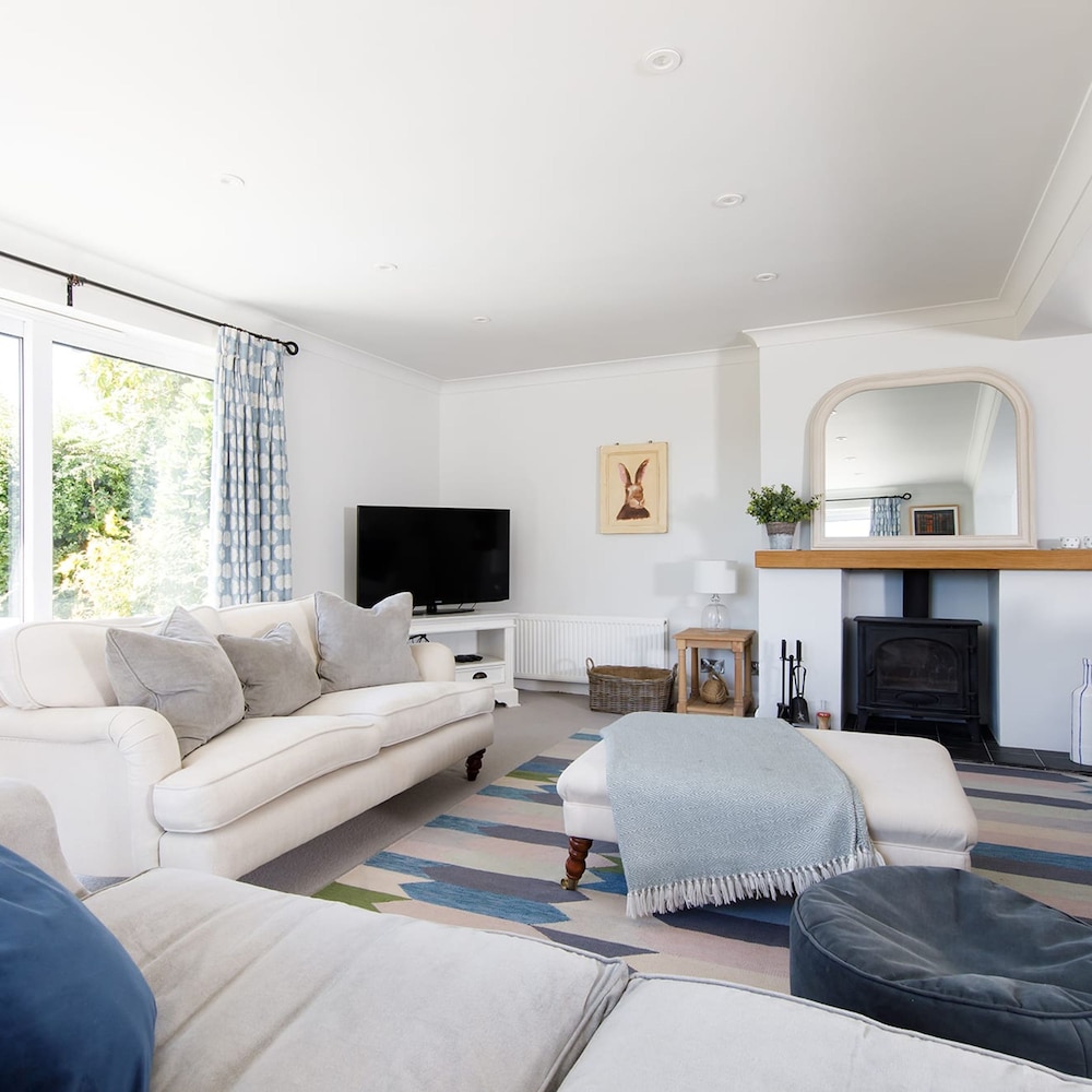 Beach House With Pool in West Wittering