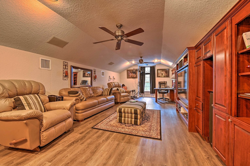 Elegant Valrico Home ~ 15 Mi to Downtown Tampa!, photo 38