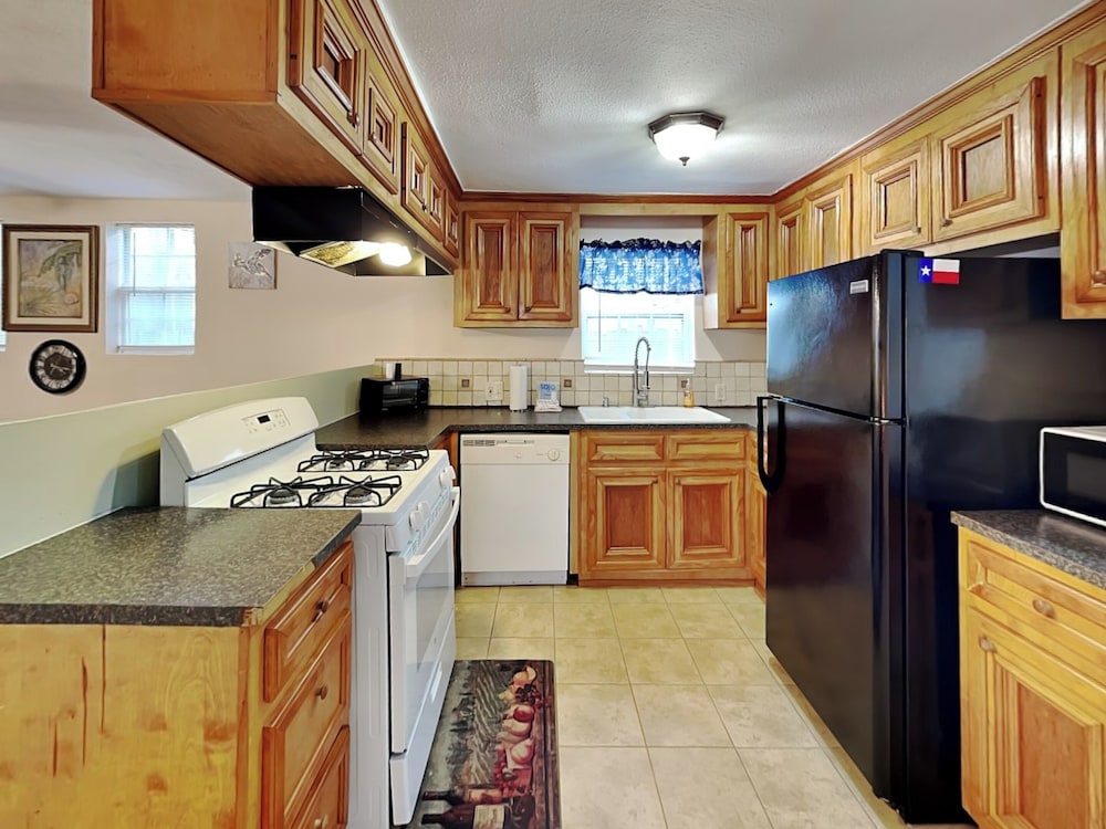 Sugar Shack Bungalow by Ryson Vacation Rentals