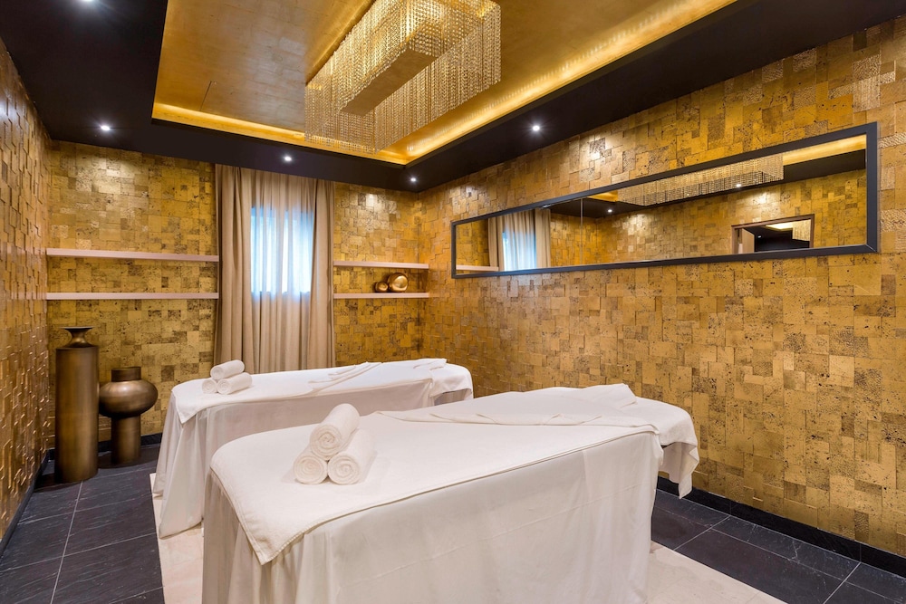 Pine Cliffs Ocean Suites, a Luxury Collection Resort & Spa